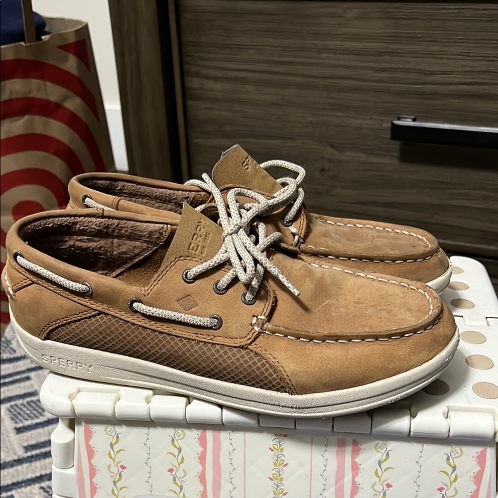 Sperry Tan Boat Shoes with Moccasin Toe and Rubber Sole